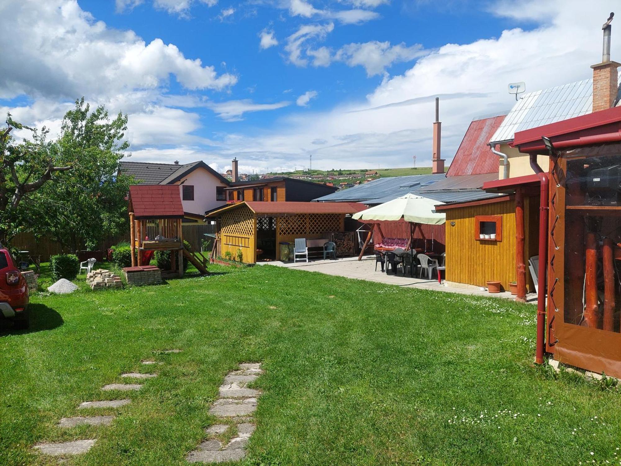 Penzion Mayka Hotel Káposztafalva Kültér fotó